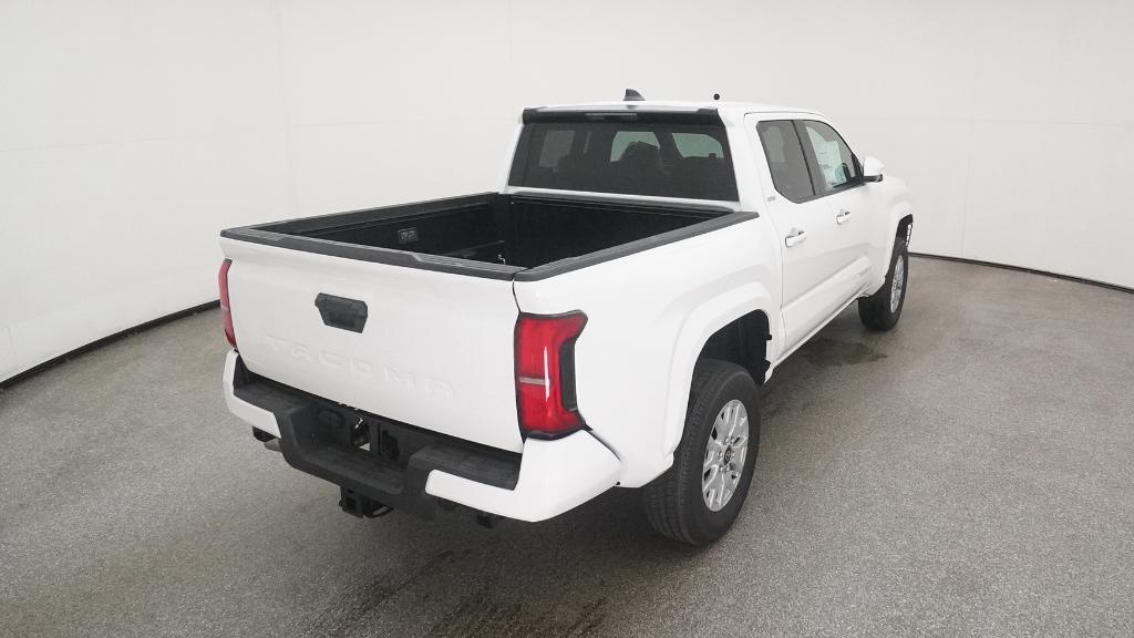 2025 Toyota Tacoma SR5 photo 9