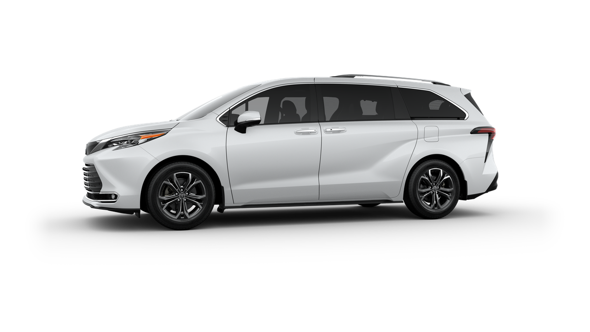 2025 Toyota Sienna Platinum photo 3