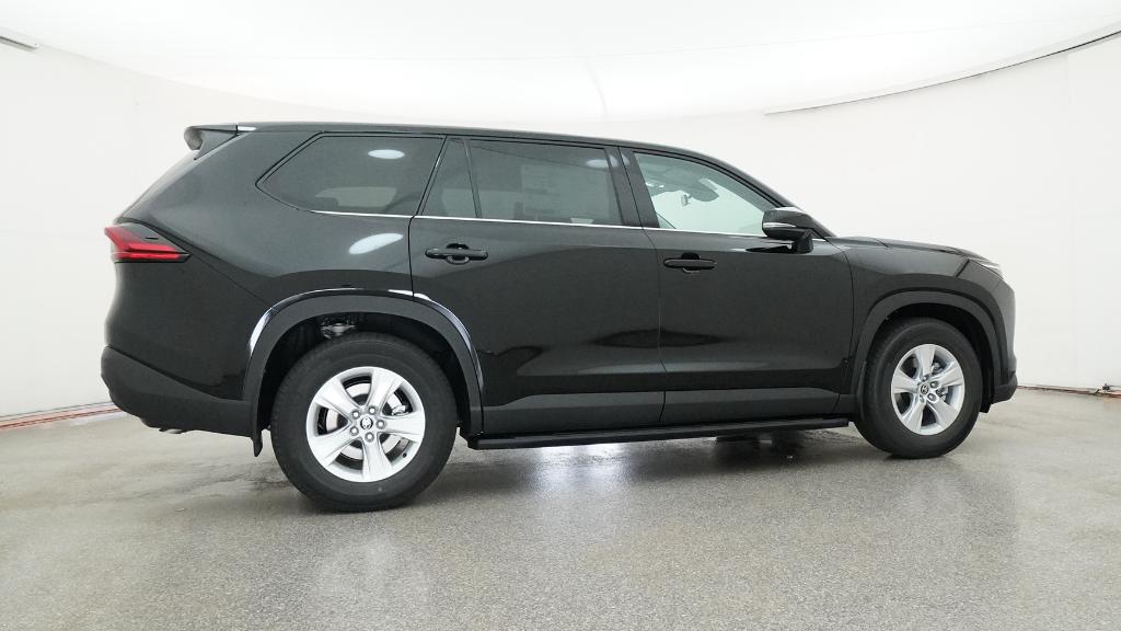 2025 Toyota Grand Highlander LE photo 4