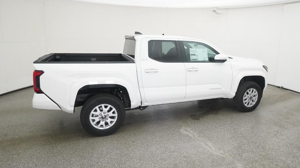 2025 Toyota Tacoma SR5 photo 6