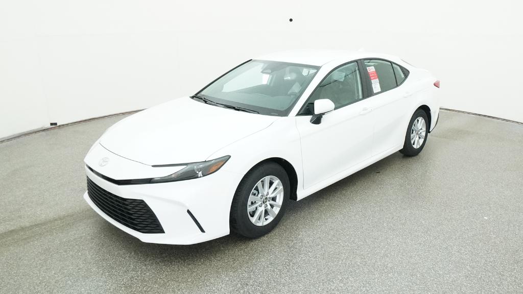 2025 Toyota Camry LE photo 4