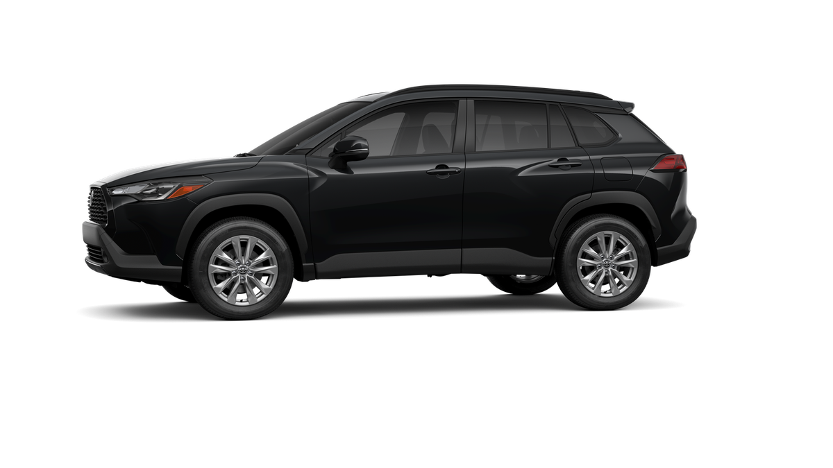 Toyota Corolla Cross LE photo 3