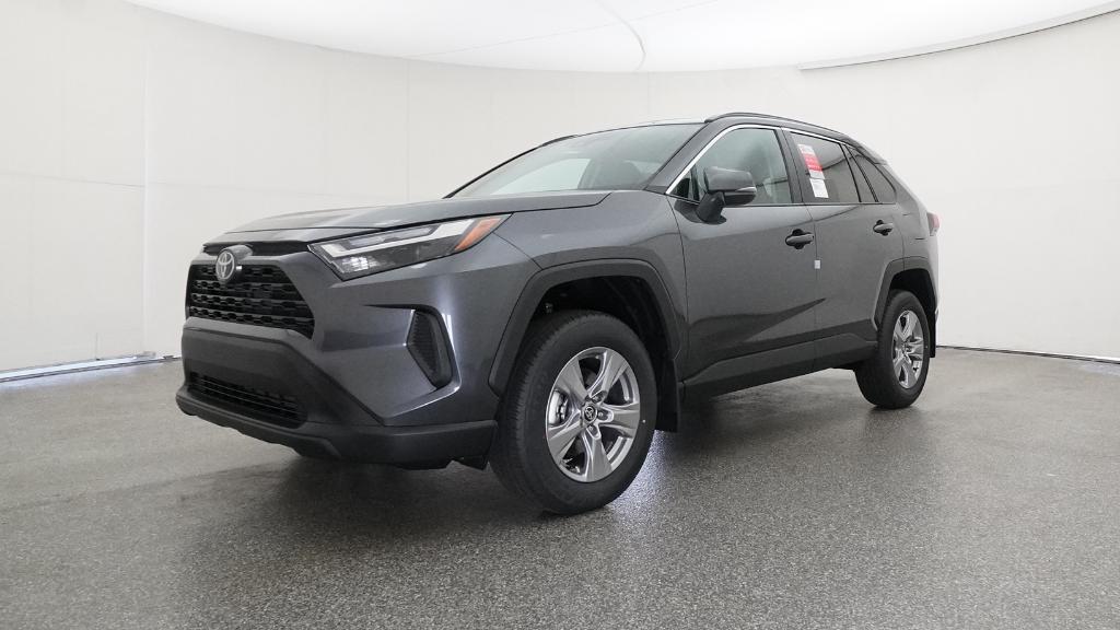 2025 Toyota RAV4 XLE photo 2