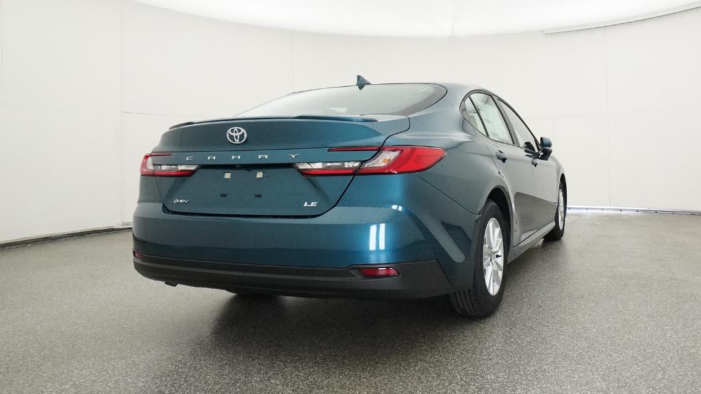 2025 Toyota Camry LE photo 10