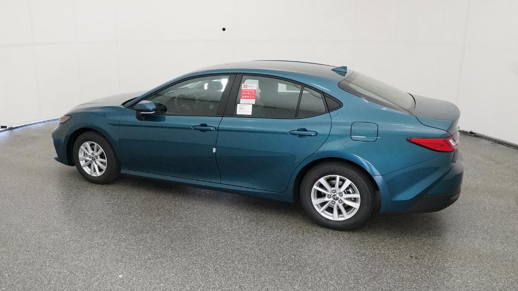 2026 Toyota Camry LE photo 17
