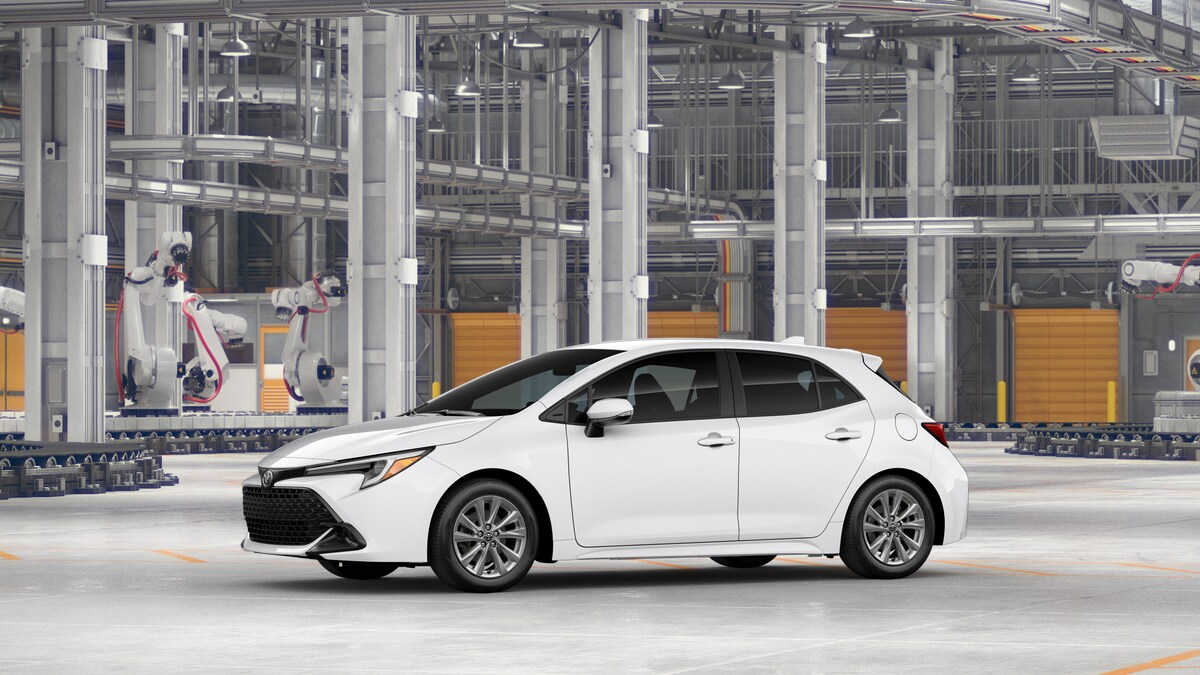 2025 Toyota Corolla SE photo 2
