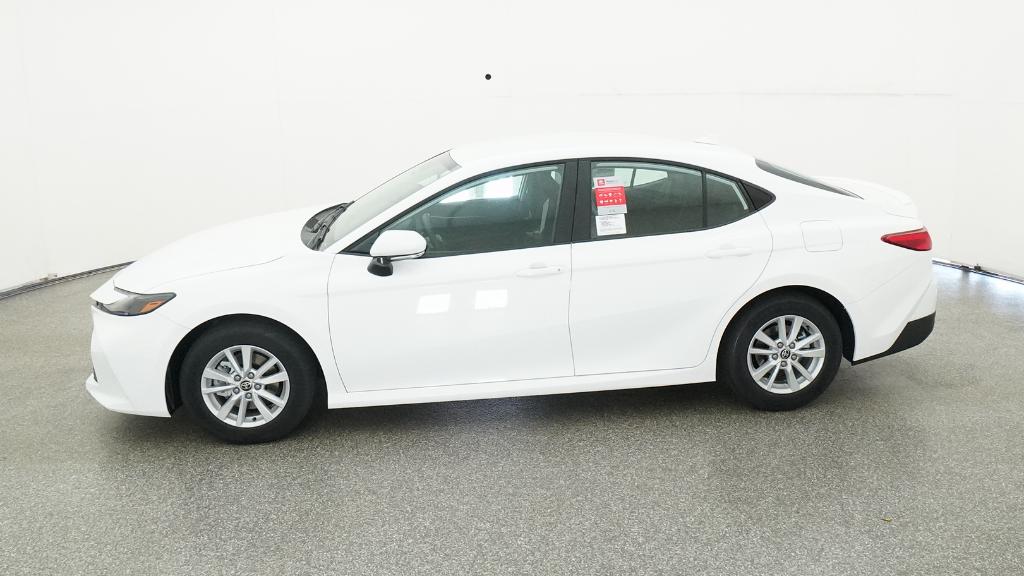 2025 Toyota Camry LE photo 25