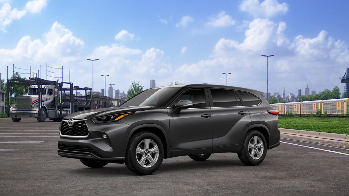 2025 Toyota Highlander LE photo 2