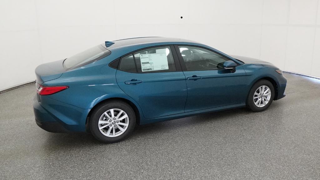 2026 Toyota Camry LE photo 32