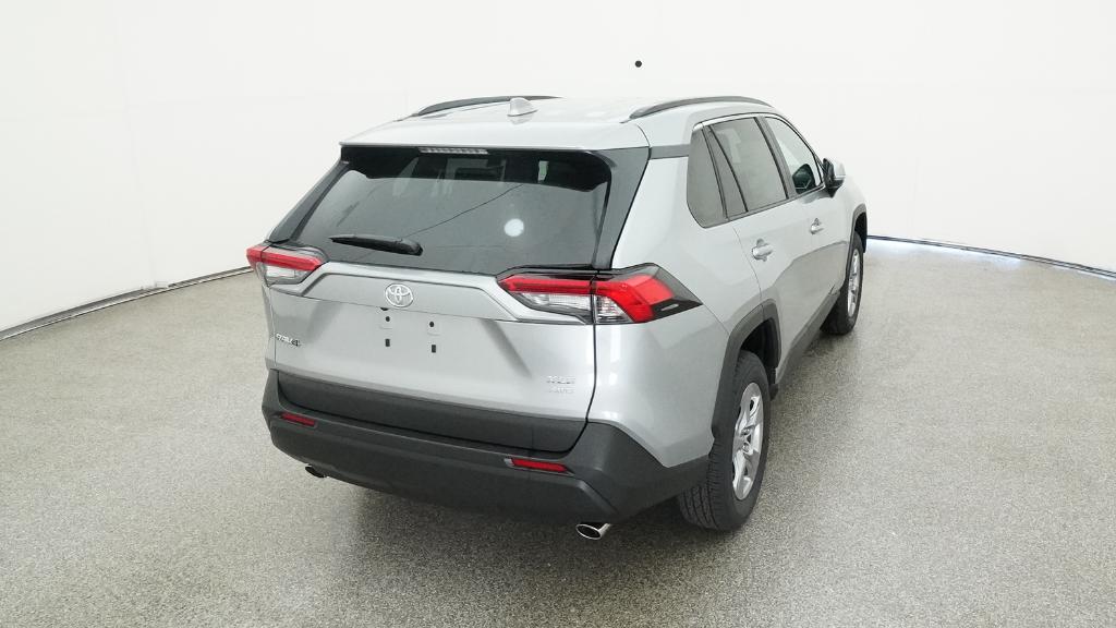 2025 Toyota RAV4 XLE photo 22