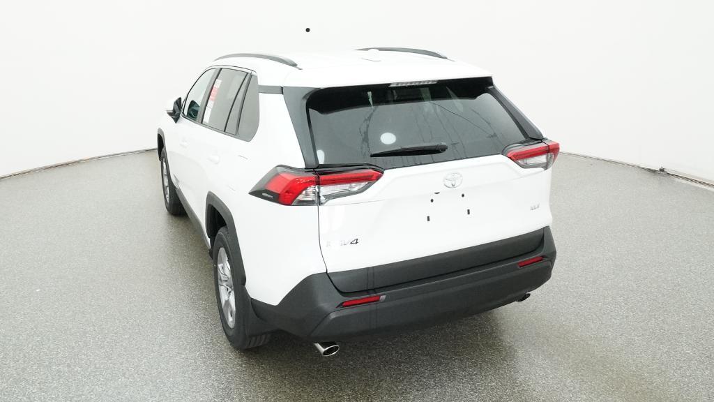 2025 Toyota RAV4 XLE photo 3