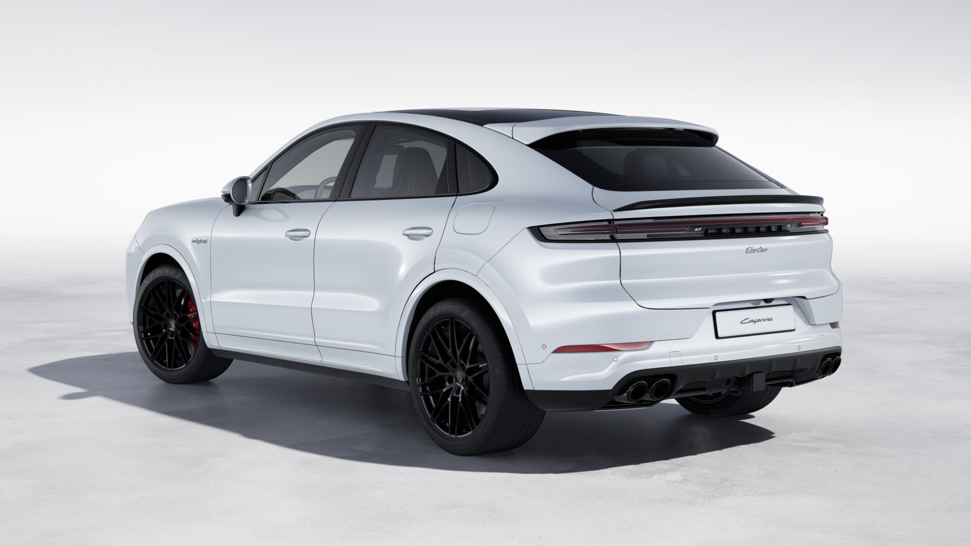 2025 Porsche Cayenne Turbo E-Hybrid Coupe photo 4
