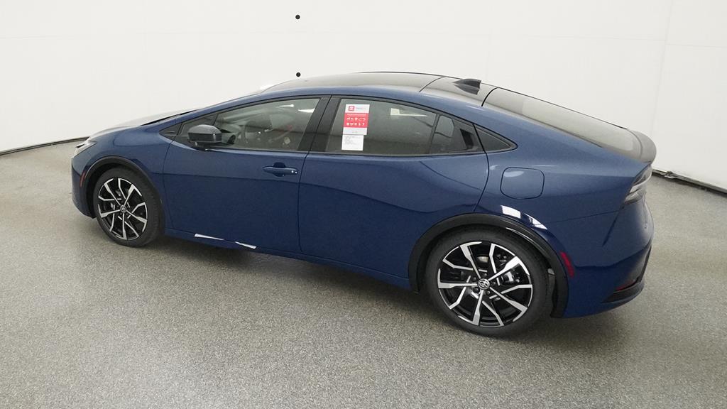 2025 Toyota Prius Plug-in Hybrid XSE photo 12