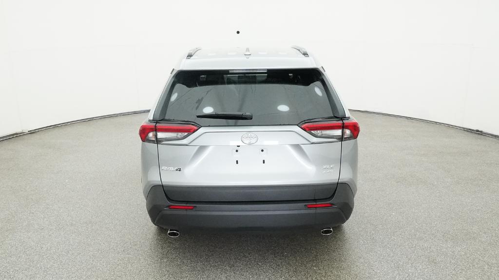 2025 Toyota RAV4 XLE photo 14
