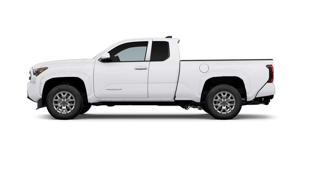 2025 Toyota Tacoma SR5 XtraCab photo 7