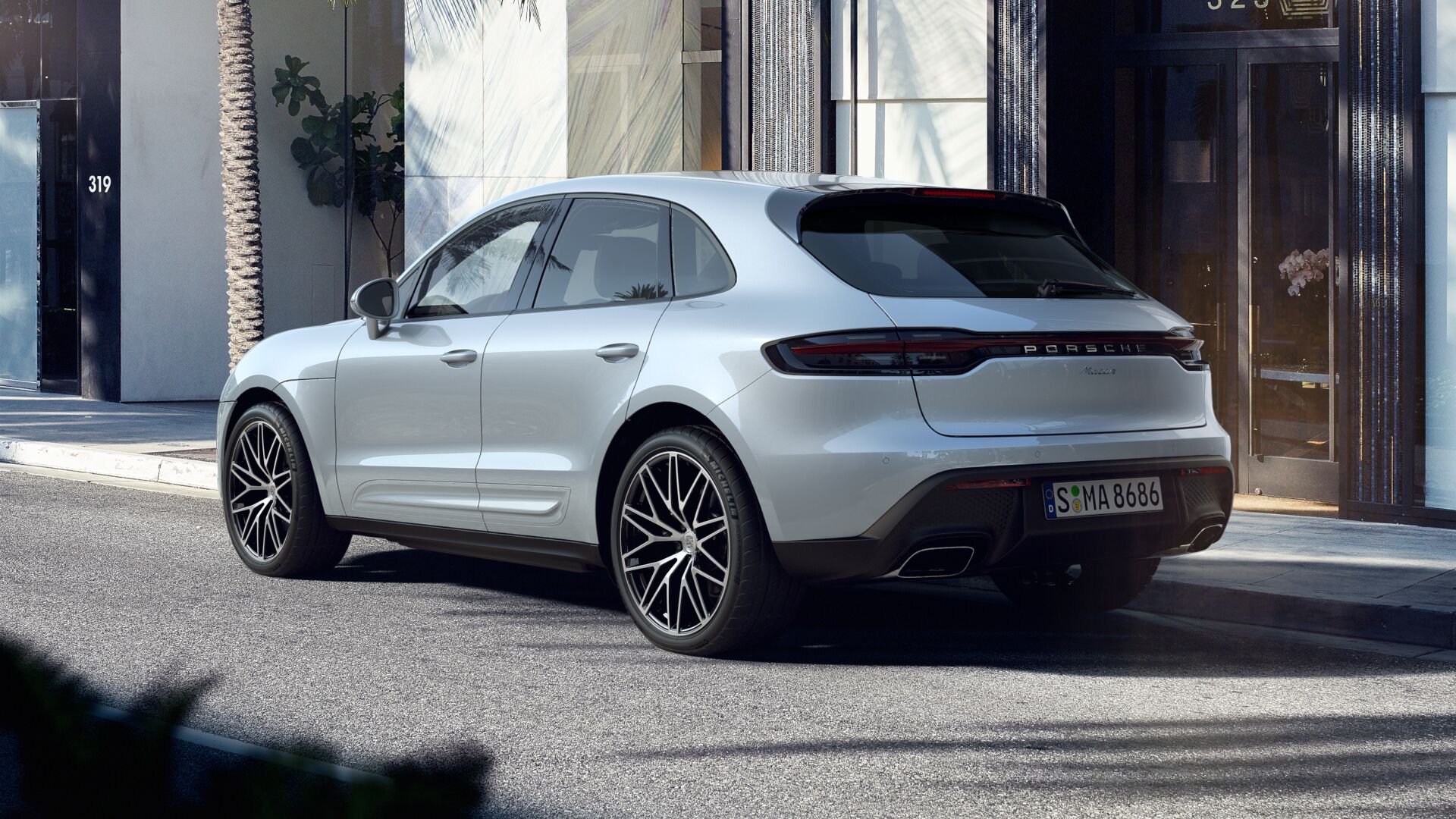 2025 Porsche Macan T photo 3