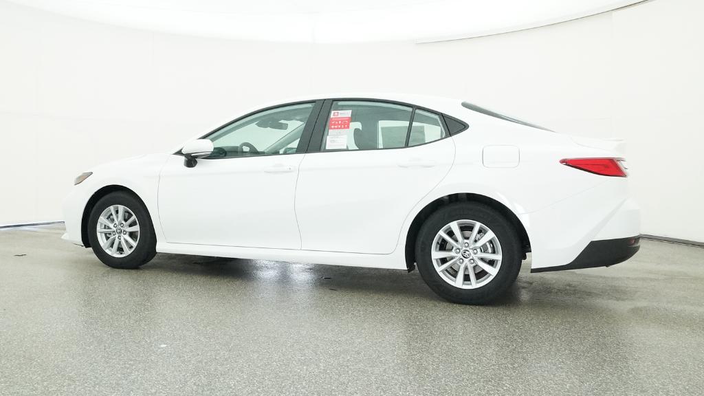 2025 Toyota Camry LE photo 17