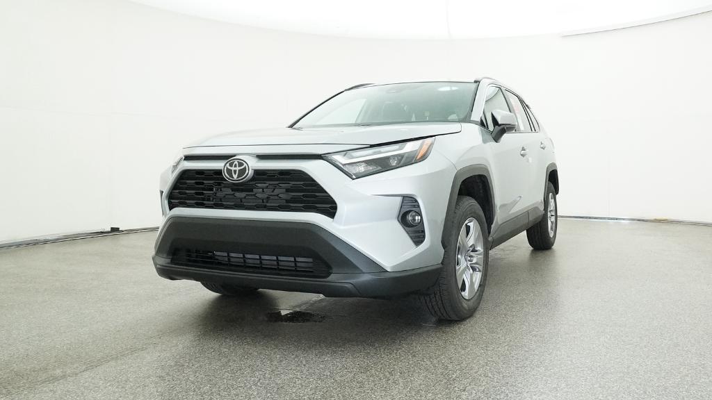 2025 Toyota RAV4 XLE photo 9
