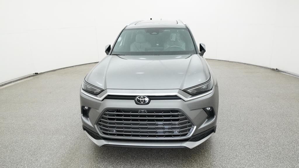2025 Toyota Highlander Hybrid Platinum photo 2