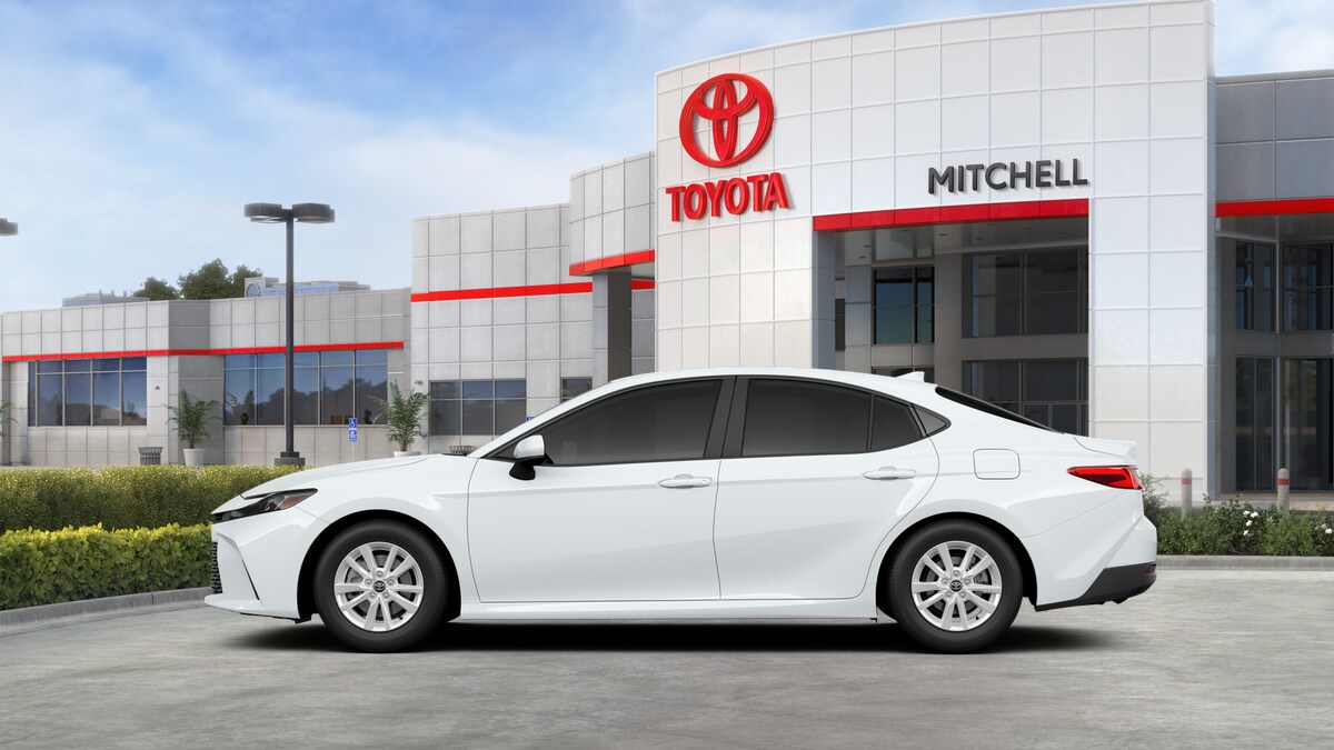 2025 Toyota Camry LE photo 4