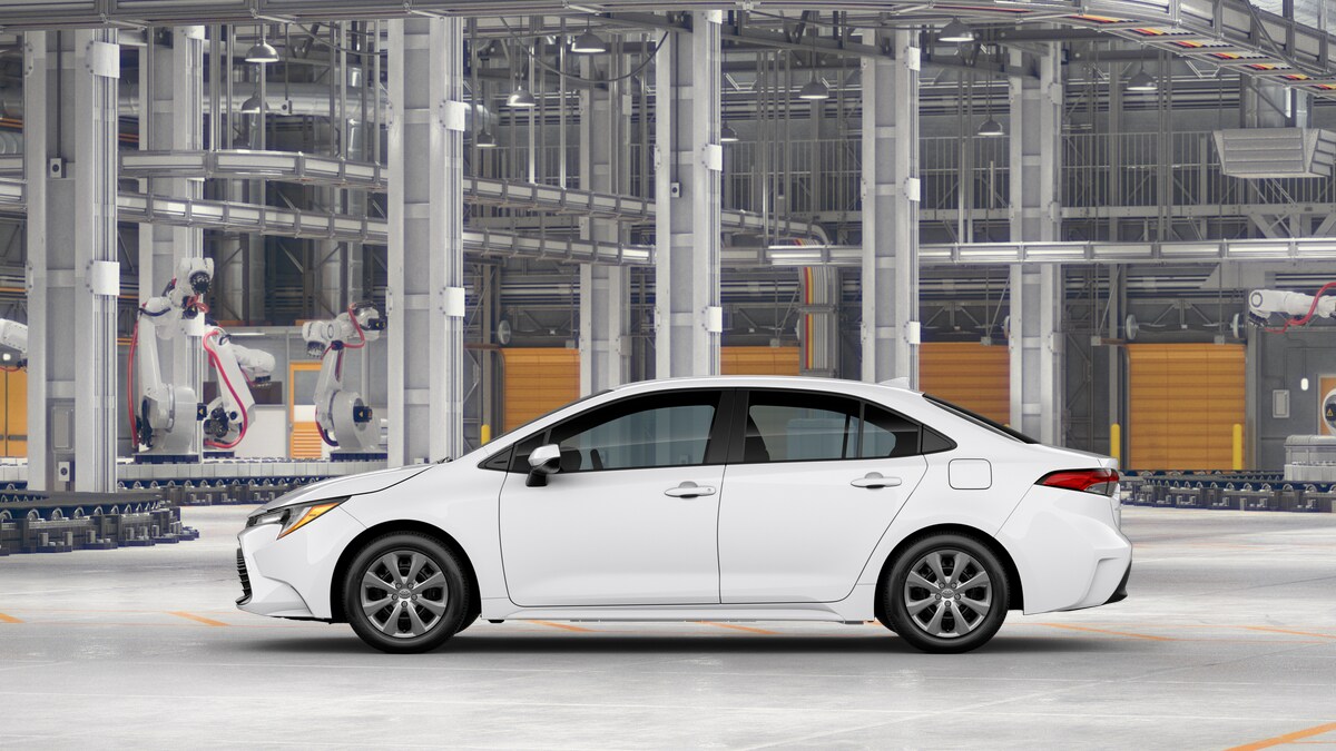 2025 Toyota Corolla LE photo 3