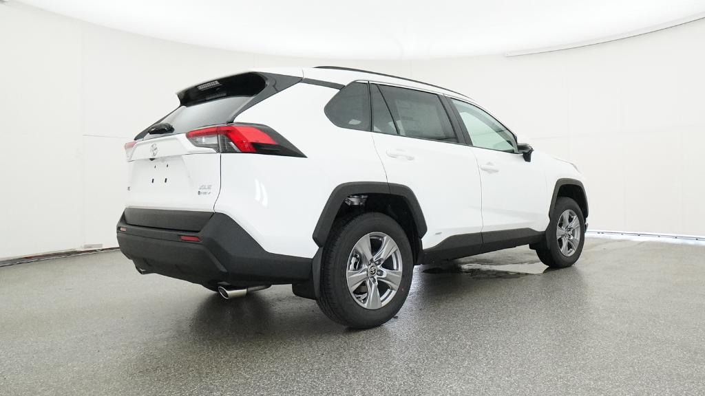 2025 Toyota RAV4 Hybrid XLE photo 2