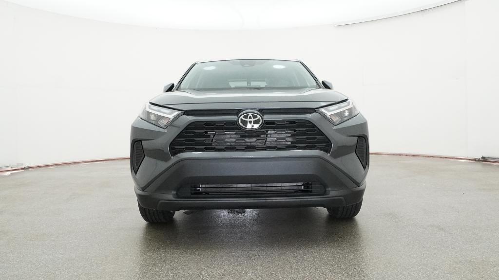 2025 Toyota RAV4 LE photo 4
