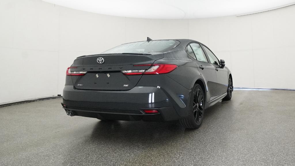 2025 Toyota Camry SE photo 4