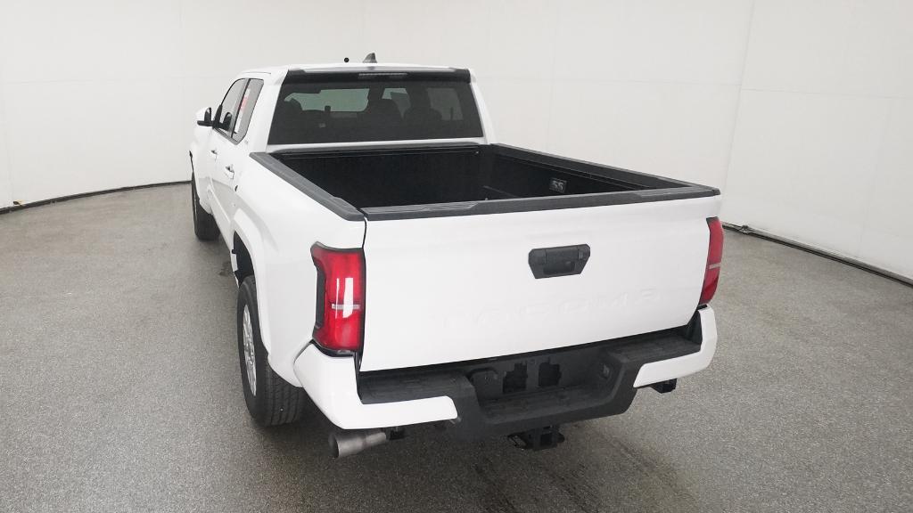 2025 Toyota Tacoma SR5 photo 16