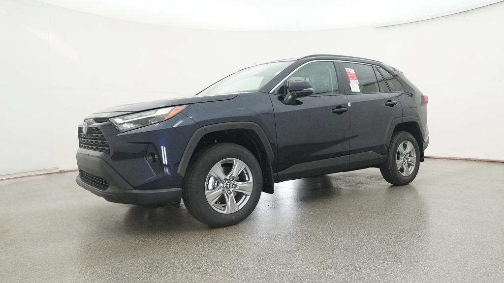 2025 Toyota RAV4 XLE photo 3