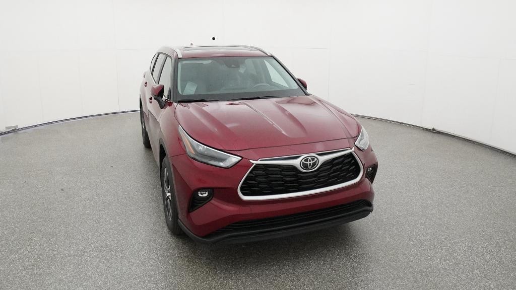 Used 2025 Toyota Highlander XLE SUV