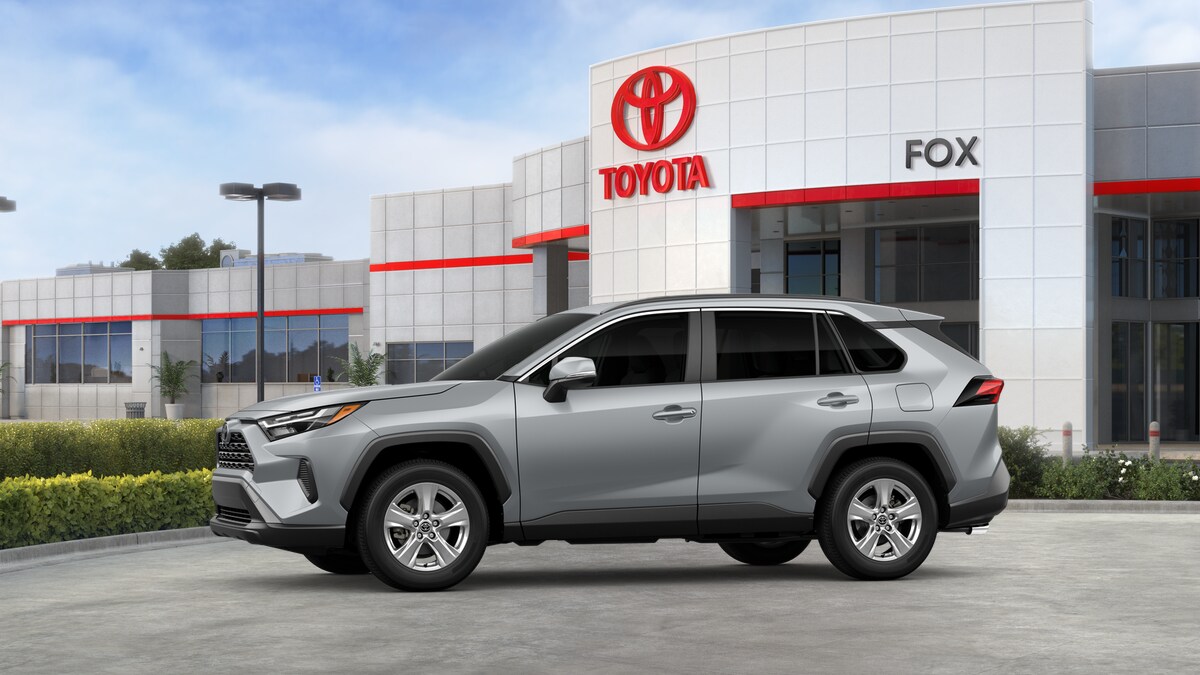 2025 Toyota RAV4 XLE photo 2