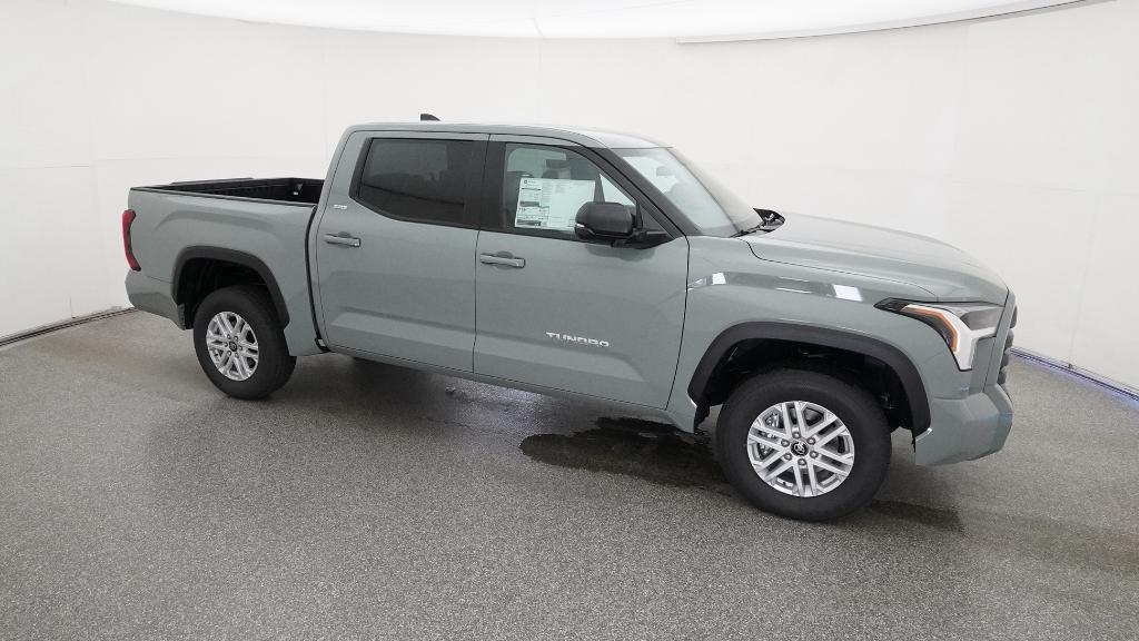 2025 Toyota Tundra SR5 CrewMax photo 2
