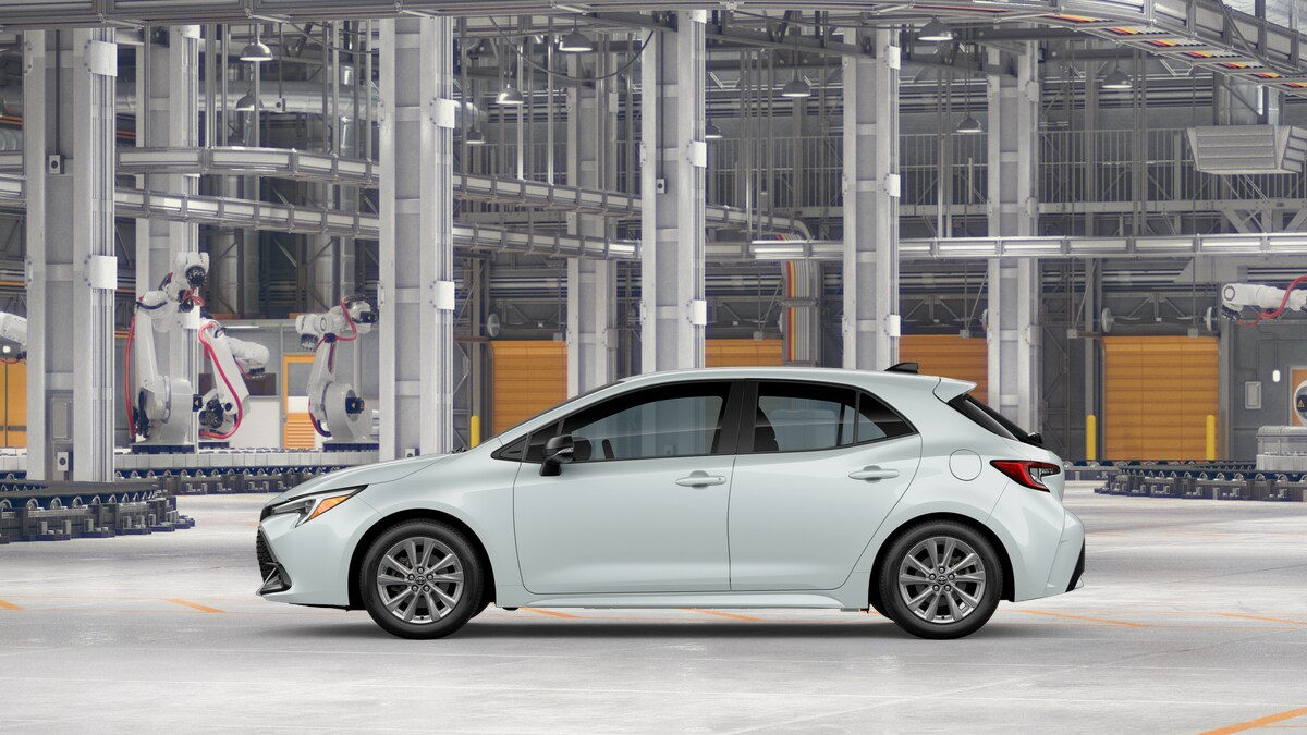 2026 Toyota Corolla SE photo 3