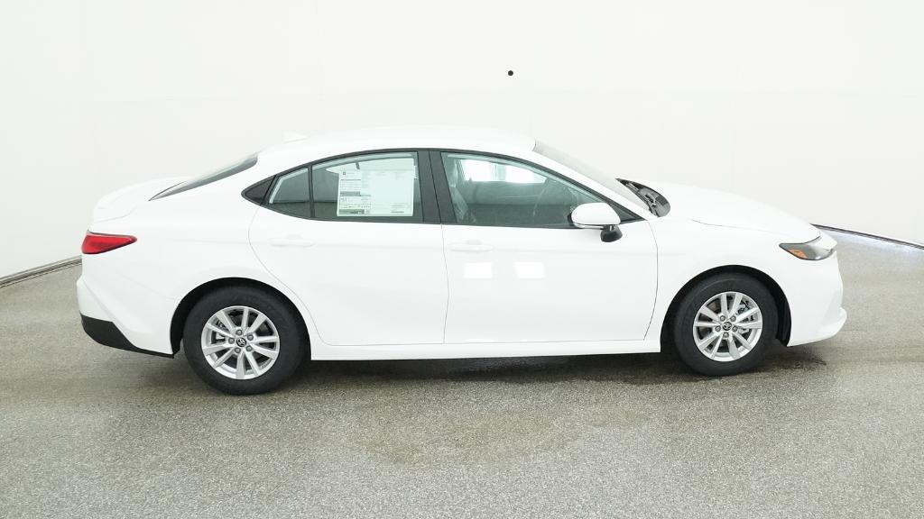 2025 Toyota Camry LE photo 5