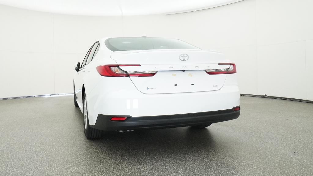 2025 Toyota Camry LE photo 4