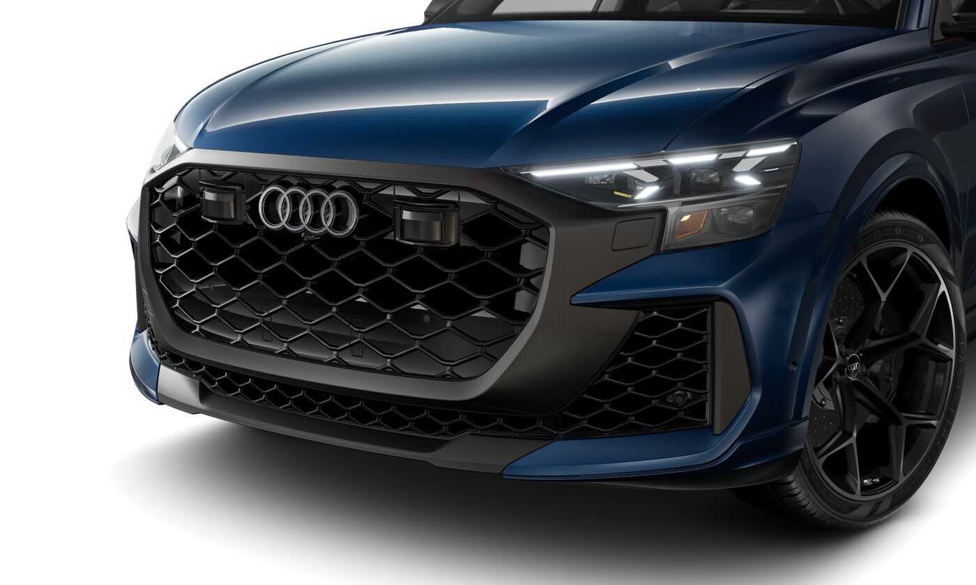 2025 Audi RS Q8 photo 2