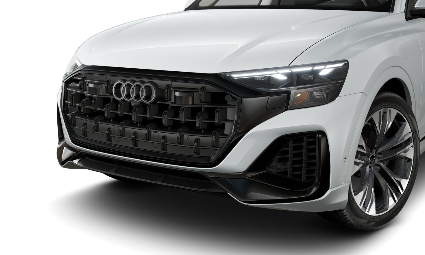 2025 Audi Q8 55 Premium Plus photo 2