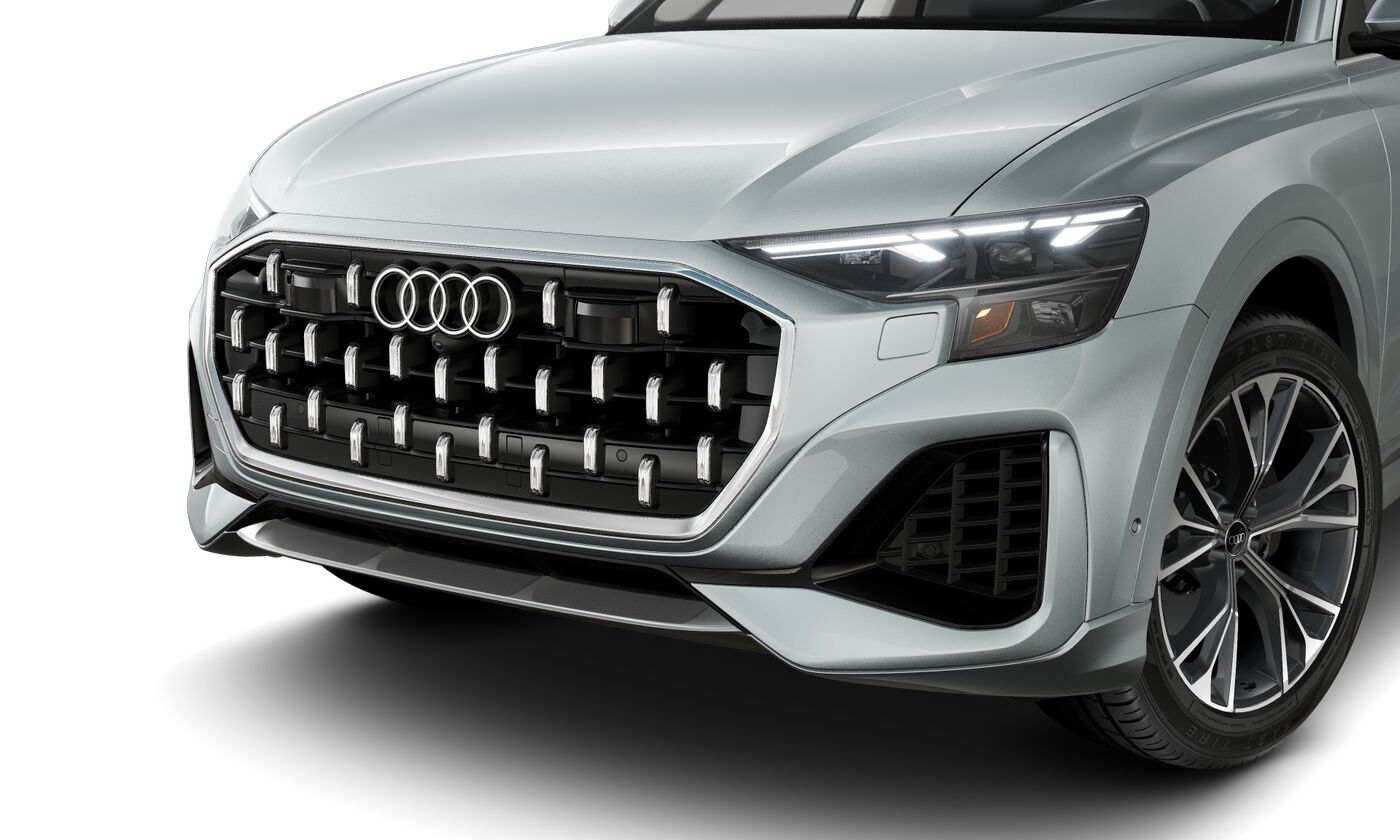 2025 Audi Q8 55 Premium Plus photo 2