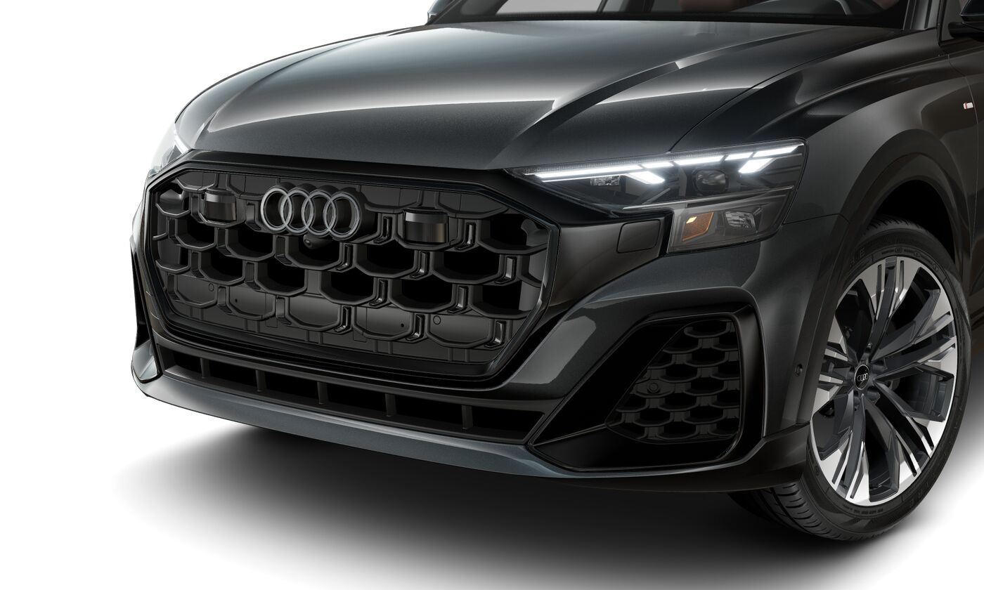 2025 Audi Q8 55 Premium Plus photo 2