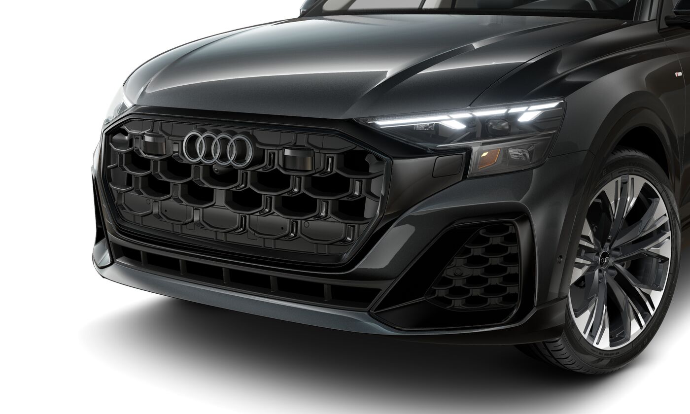 2025 Audi Q8 55 Premium Plus photo 2