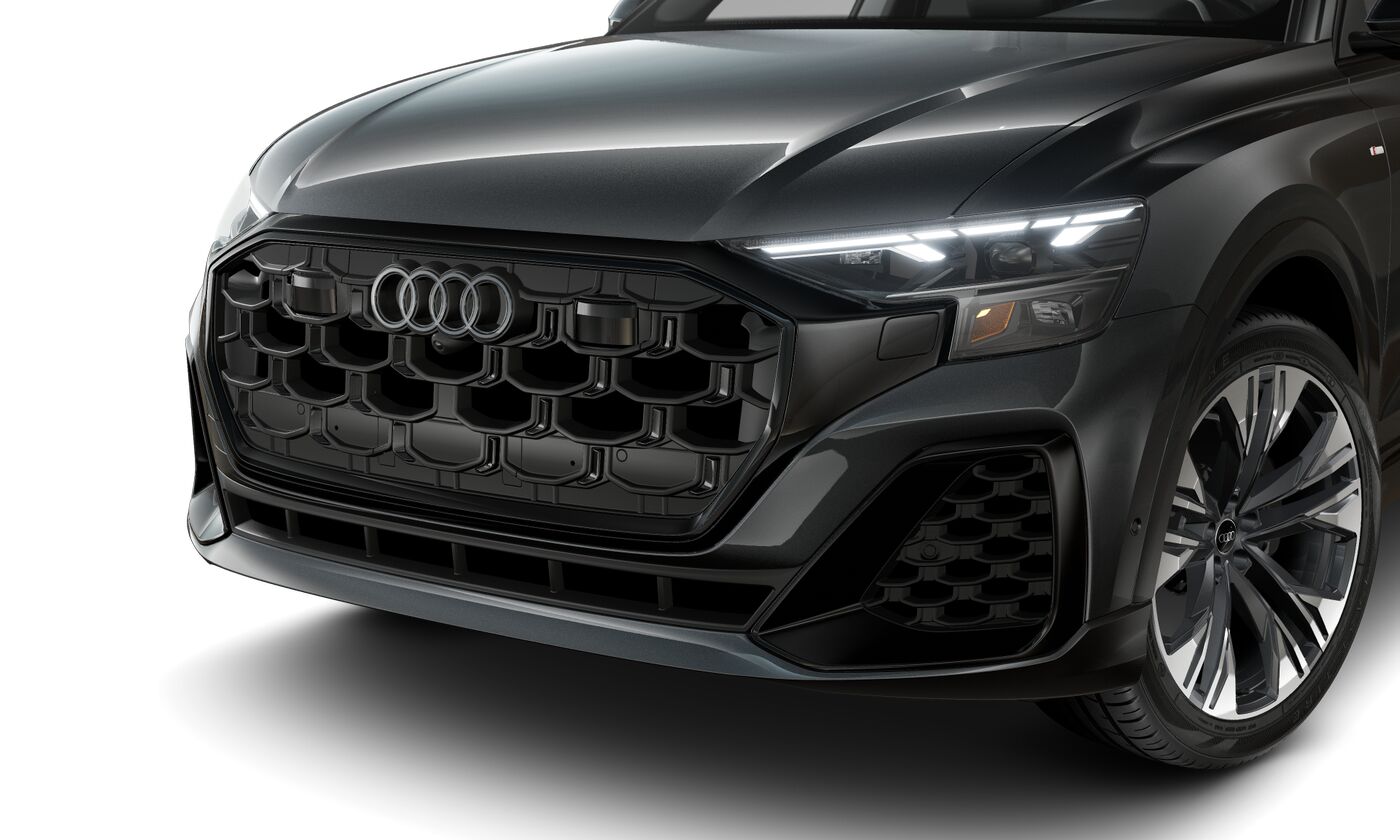 2025 Audi Q8 55 Premium Plus photo 3