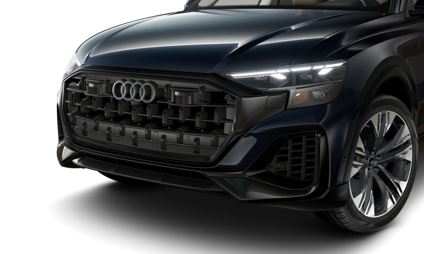 2025 Audi Q8 55 Premium Plus photo 2
