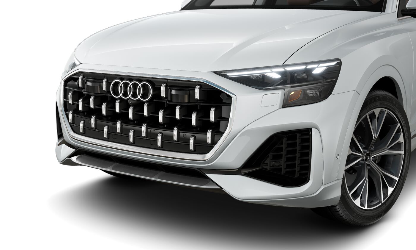 2025 Audi Q8 55 Premium Plus photo 2