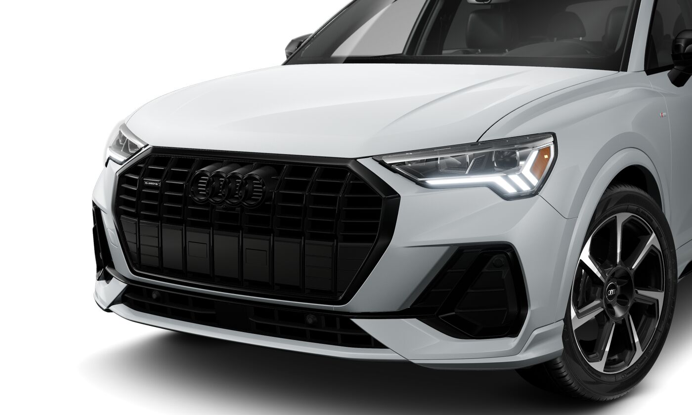 2025 Audi Q3 45 TFSI S line Premium Plus photo 3