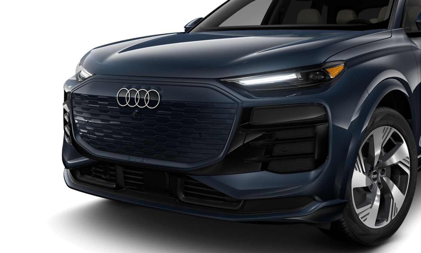 2025 Audi Q6 e-tron Premium's photo