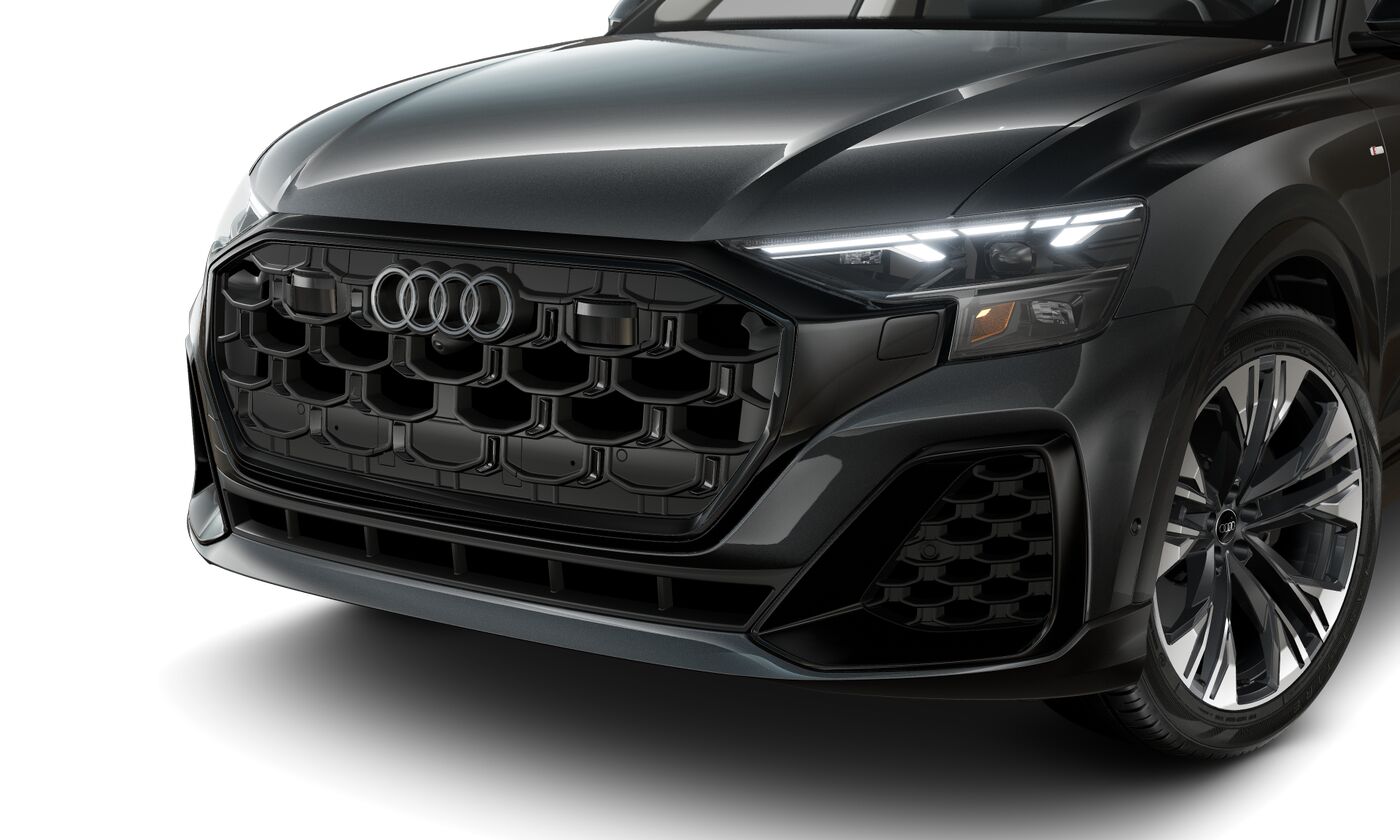 2025 Audi Q8 55 Premium Plus photo 2