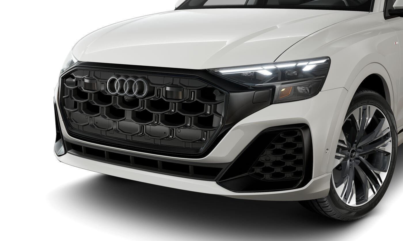 2025 Audi Q8 55 Premium Plus photo 2