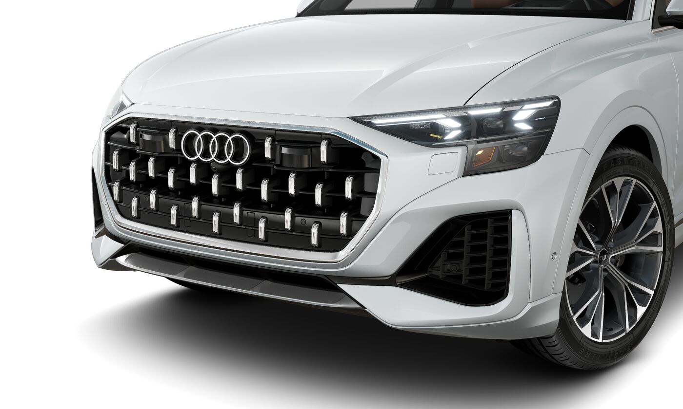 2025 Audi Q8 55 Prestige photo 2