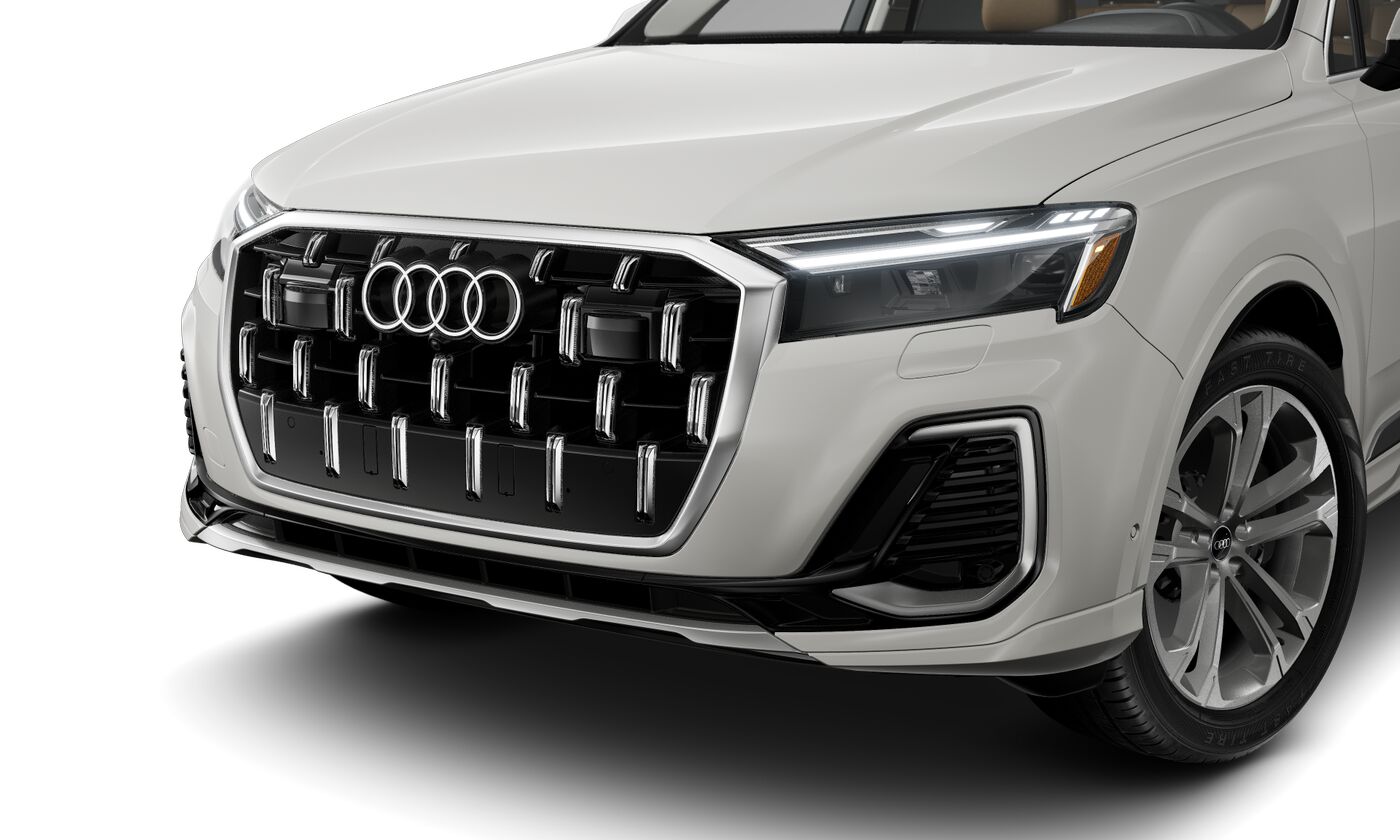 2025 Audi Q7 45 Premium Plus photo 2